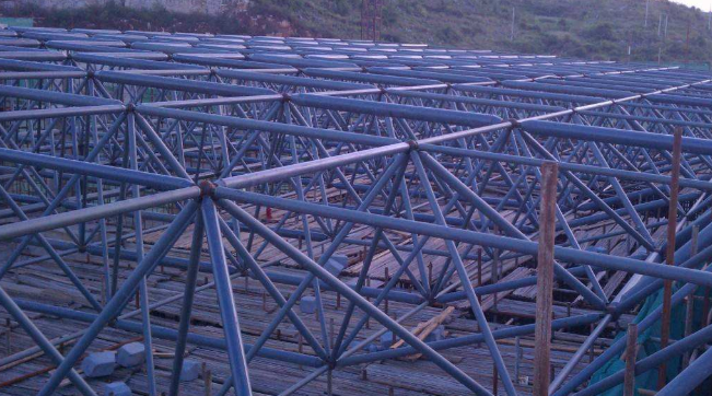 辉县概述网架加工中对钢材的质量的过细恳求